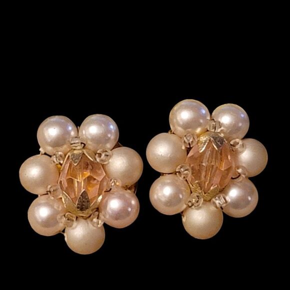 💍Faux Pearl Center Stone Clip Earrings - Picture 5 of 6